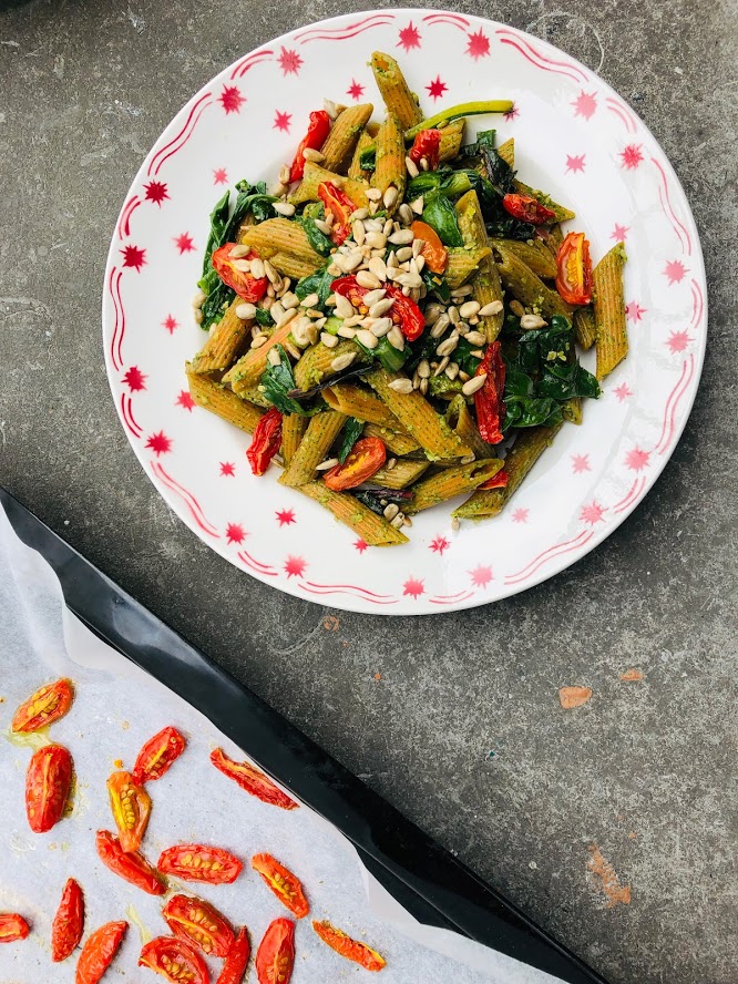 Pasta Met Snijbiet Pesto En Oven Gedroogde Tomaatjes